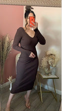 Load image into Gallery viewer, Catalina Midi Dress(Chocolate)
